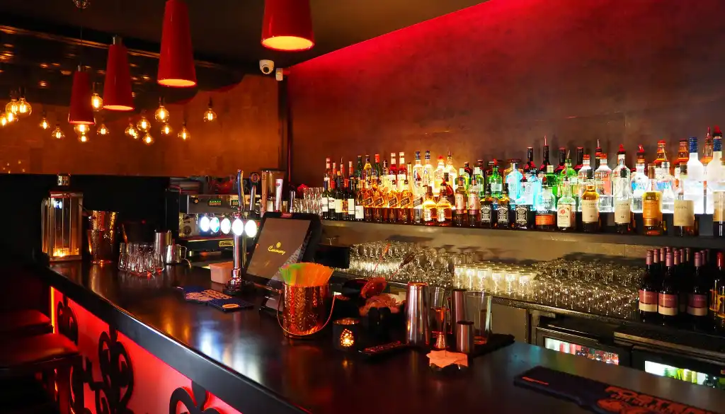 Cuánto cuesta abrir un bar